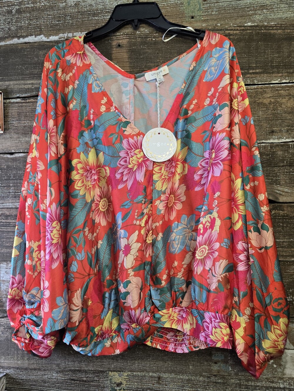 Umgee Coral Floral V-Neck Blouse with Multicolor Blooms, Size 2X, NWT
